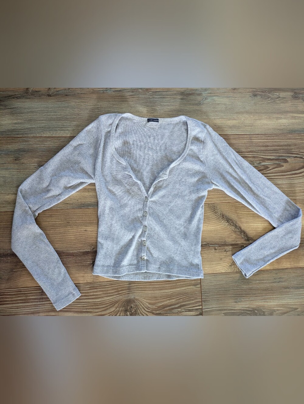 Brandy Melville Heather Gray Long Sleeve V Neck Button Down Cropped Cardigan Top